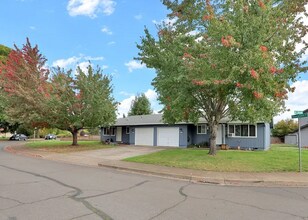 Building Photo - 2255 Shadylane Dr