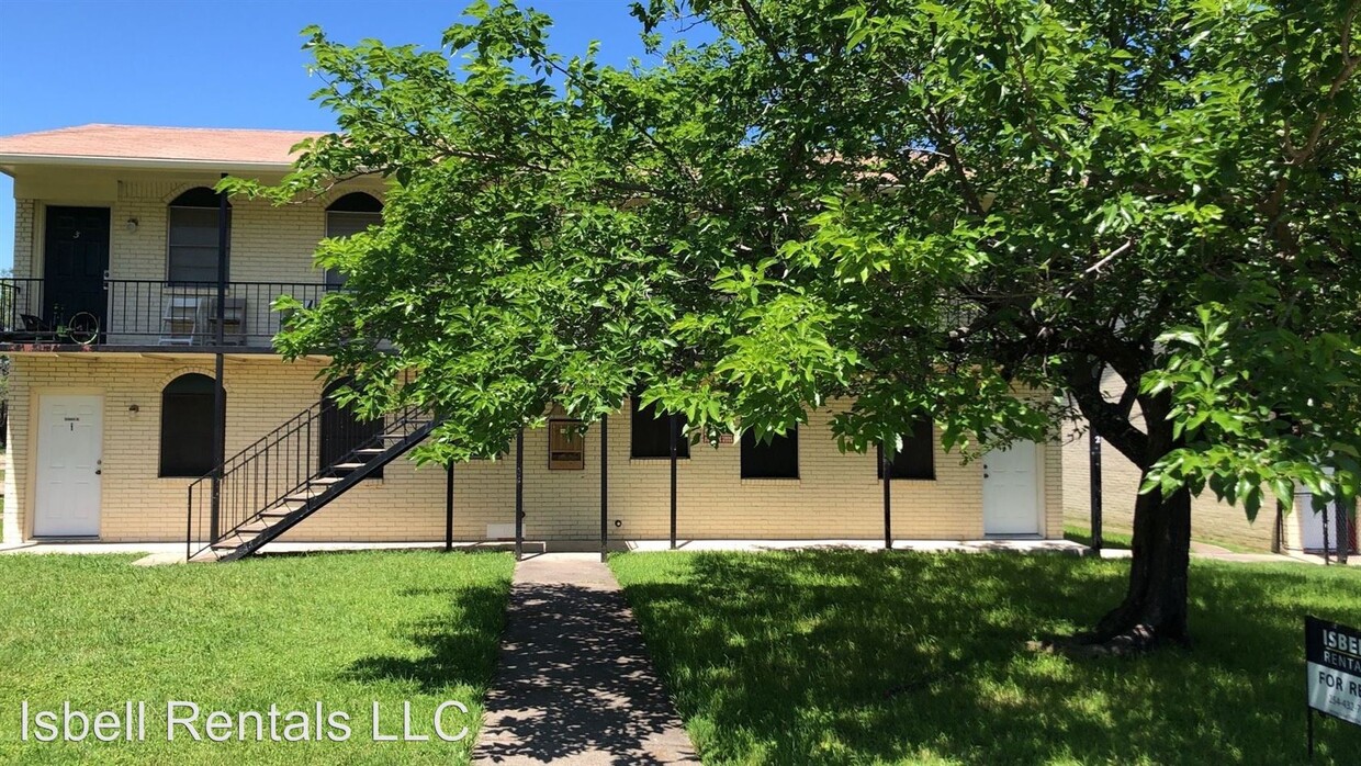 Primary Photo - 103 E Cardinal Ln