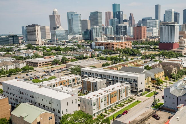 Building Photo - 2401 Crawford St