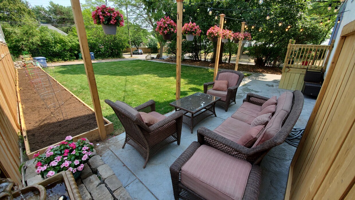 Back Patio - 1400 N Girard Ave N