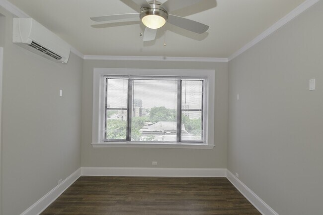 Foto del edificio - 817 W Lakeside Pl