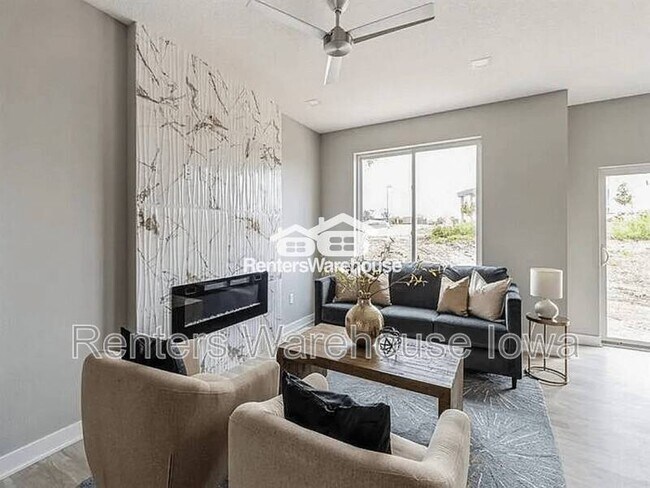 Foto del edificio - 15588 Rocklyn Pl