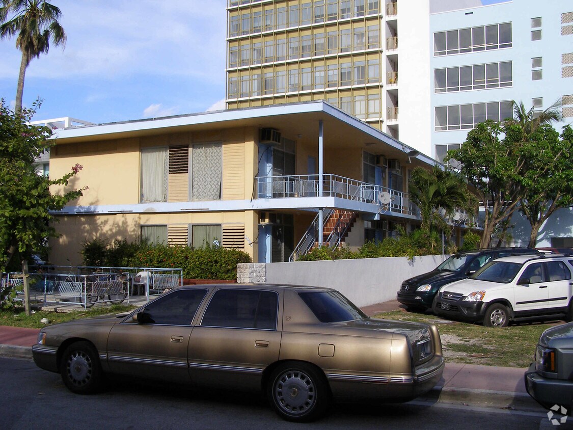 Foto del edificio - 1685 Jefferson Ave