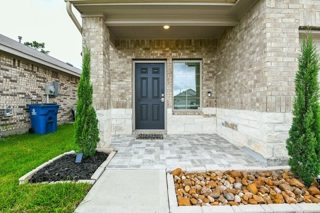 Building Photo - 22430 Forest Gorge Ln
