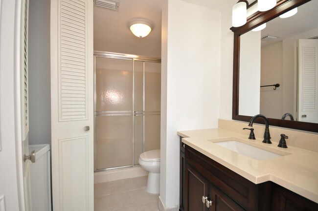 Building Photo - 7101 Golf Colony Ct