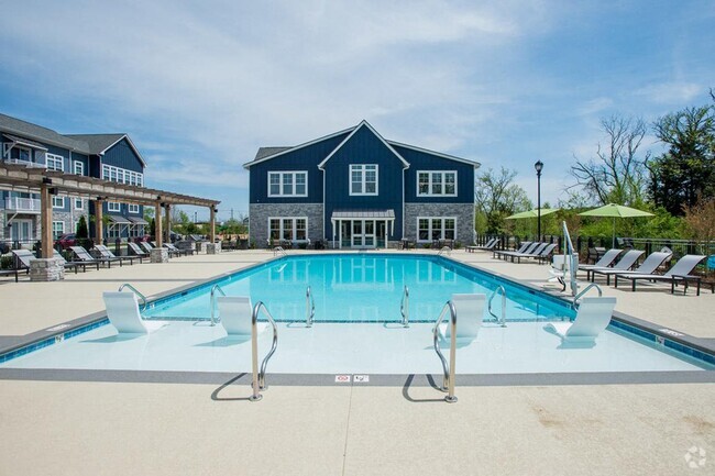 Resort Style Swimming Pool - Greenhaven