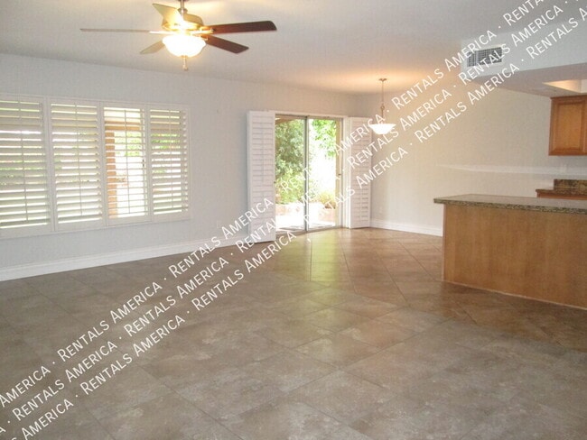 Building Photo - 5144 E Carolina Dr