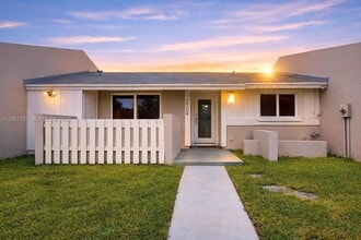 Building Photo - 20704 SW 103rd Pl