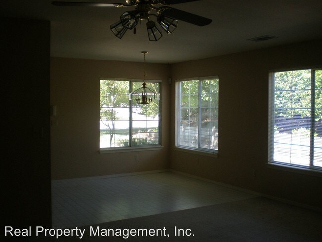 Building Photo - 4310 Lynbrook Loop