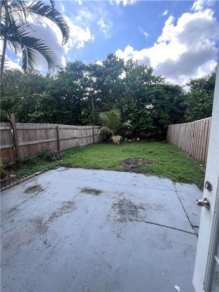 Building Photo - 264 Sunshine Dr