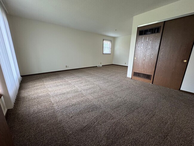 Foto del edificio - 3 bedroom Perrysburg townhouse in Rossford...