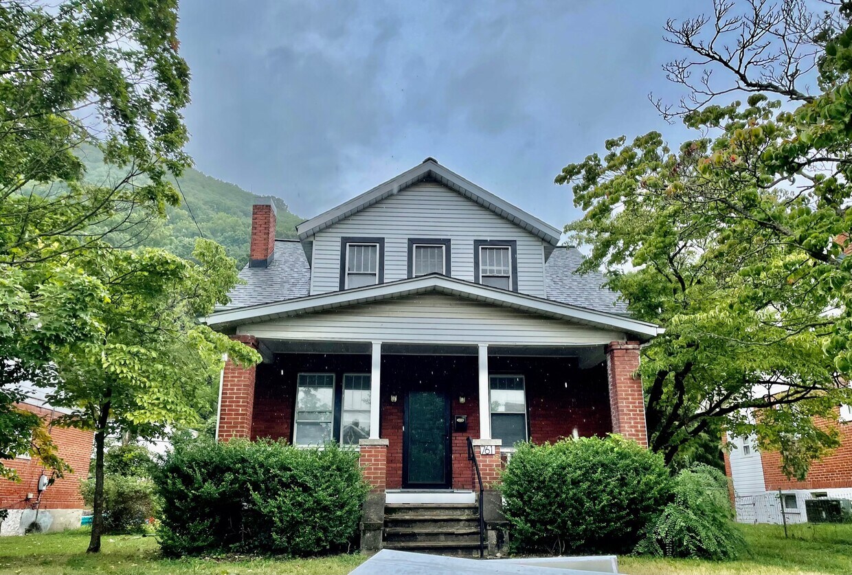 761 Arbutus Ave SE, Roanoke, VA 24014 House Rental in Roanoke, VA