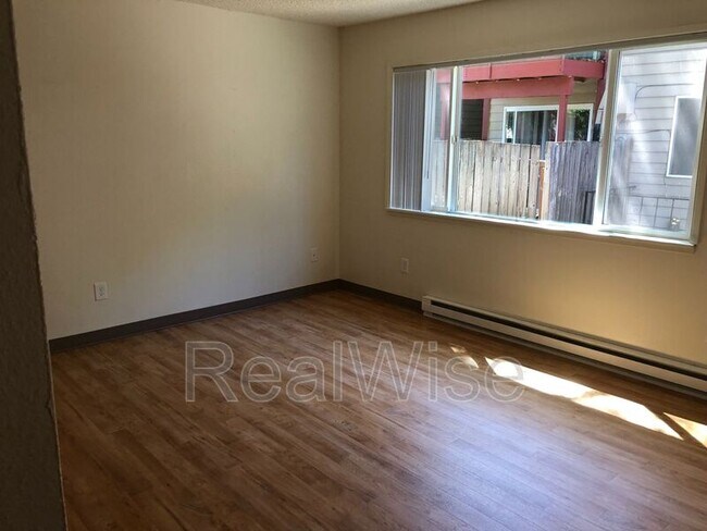 Foto del edificio - 13423 SE Stark St