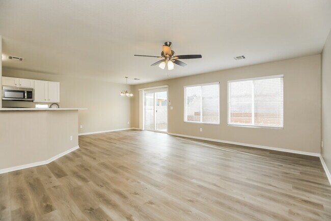 Foto del edificio - 9601 Brooks Lake Ave