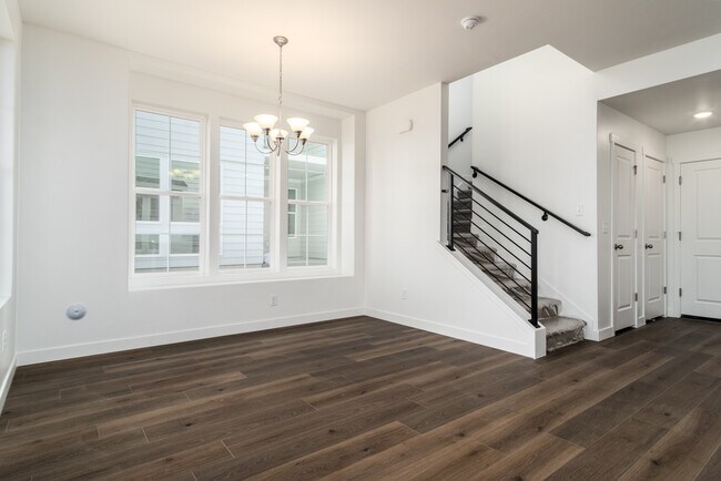 Dining Area - 11628 S Watercourse Rd