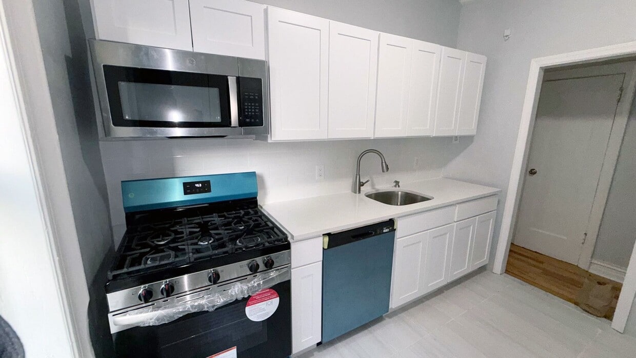 Primary Photo - 2685 - Highland Arms Apartments