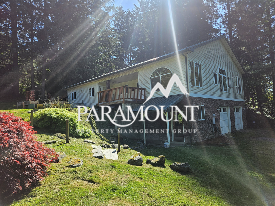 Primary Photo - Spacious 4,600+sqft 5 Bedroom in Bremerton!