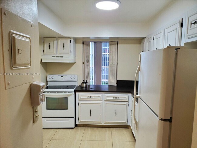 Building Photo - 851 Three Islands Boulevard