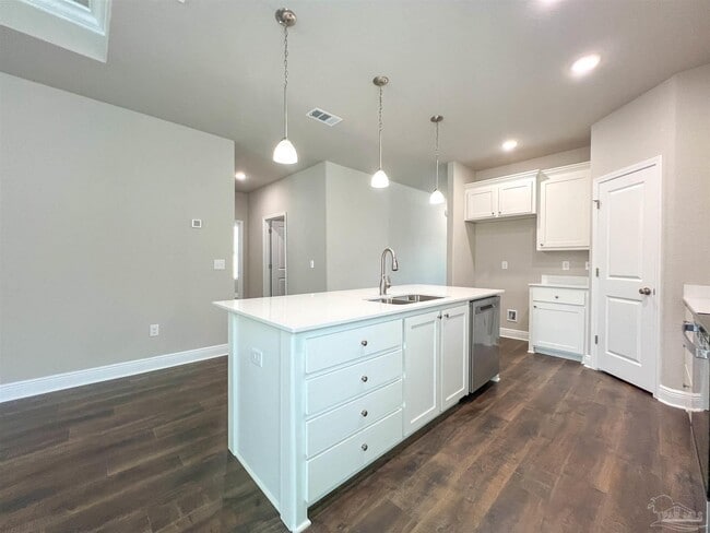 Building Photo - 5381 Parkside Dr