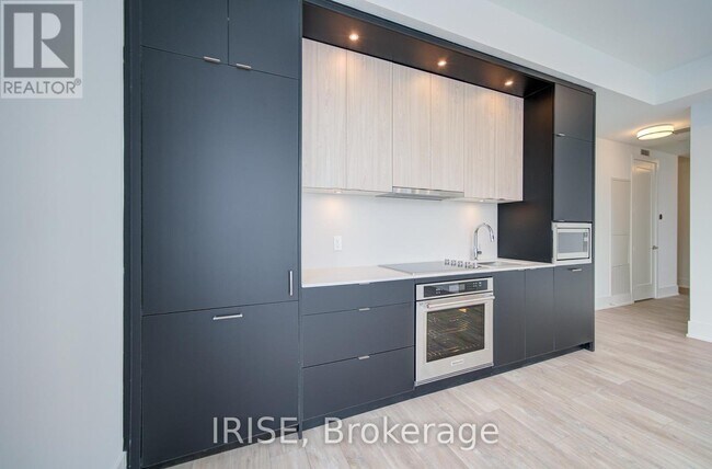 Building Photo - 115 Denison Ave