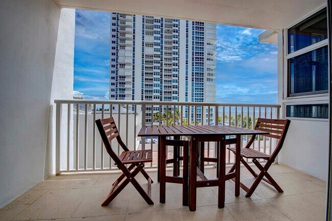 Foto del edificio - 1370 S Ocean Blvd