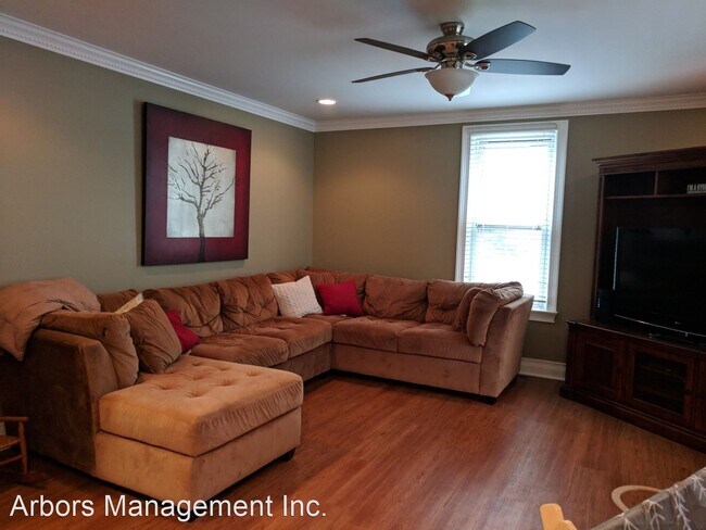 Foto del edificio - 3 br, 2 bath House - 608 Broad Street