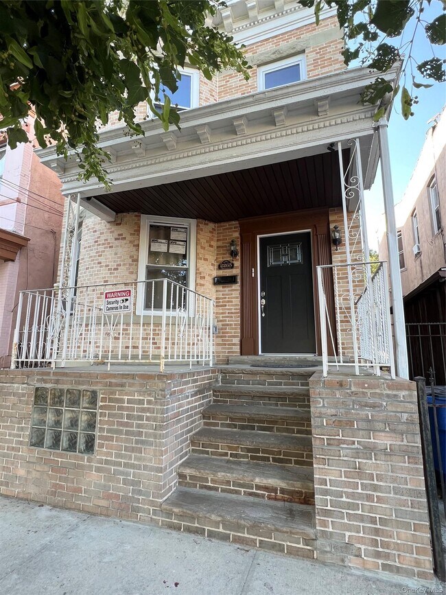 Foto del edificio - 2265 Chatterton Ave