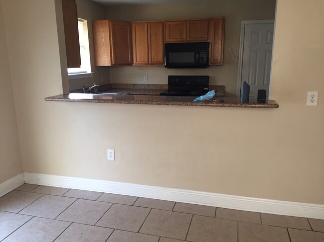 Building Photo - 8520 Benjamin Dr