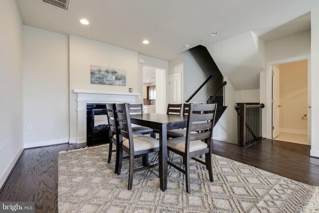 Foto del edificio - 1224 MAIN LINE Blvd