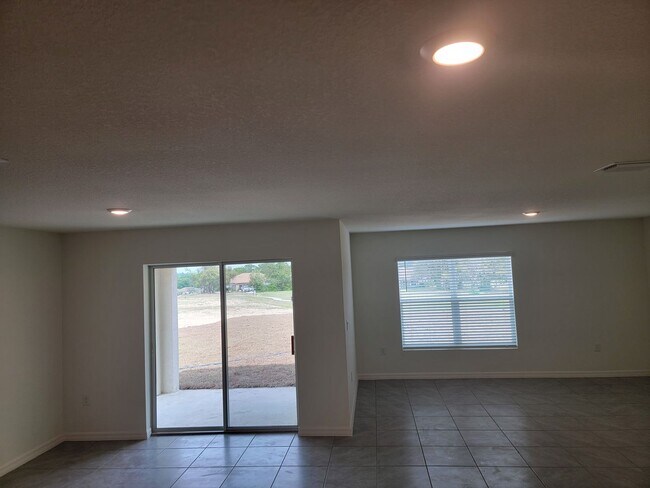 Building Photo - 411 Putting Green Ct