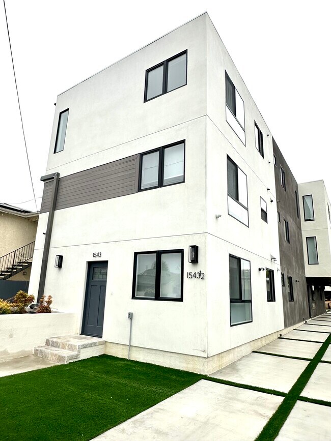 1543 W 37th Pl, Los Angeles, CA 90018 Townhouse for Rent in Los Angeles, CA