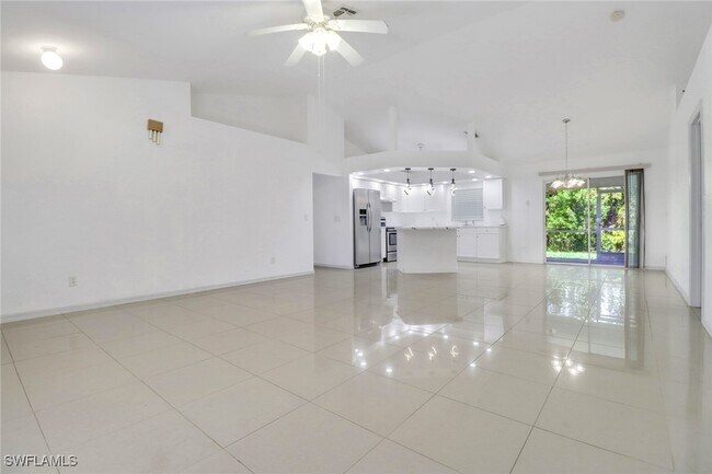 Foto del edificio - 765 Aprile Ave S