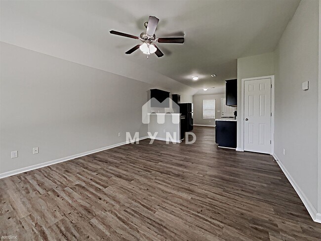 Building Photo - 3 br, 2 bath House - 597 Fox Run Cir