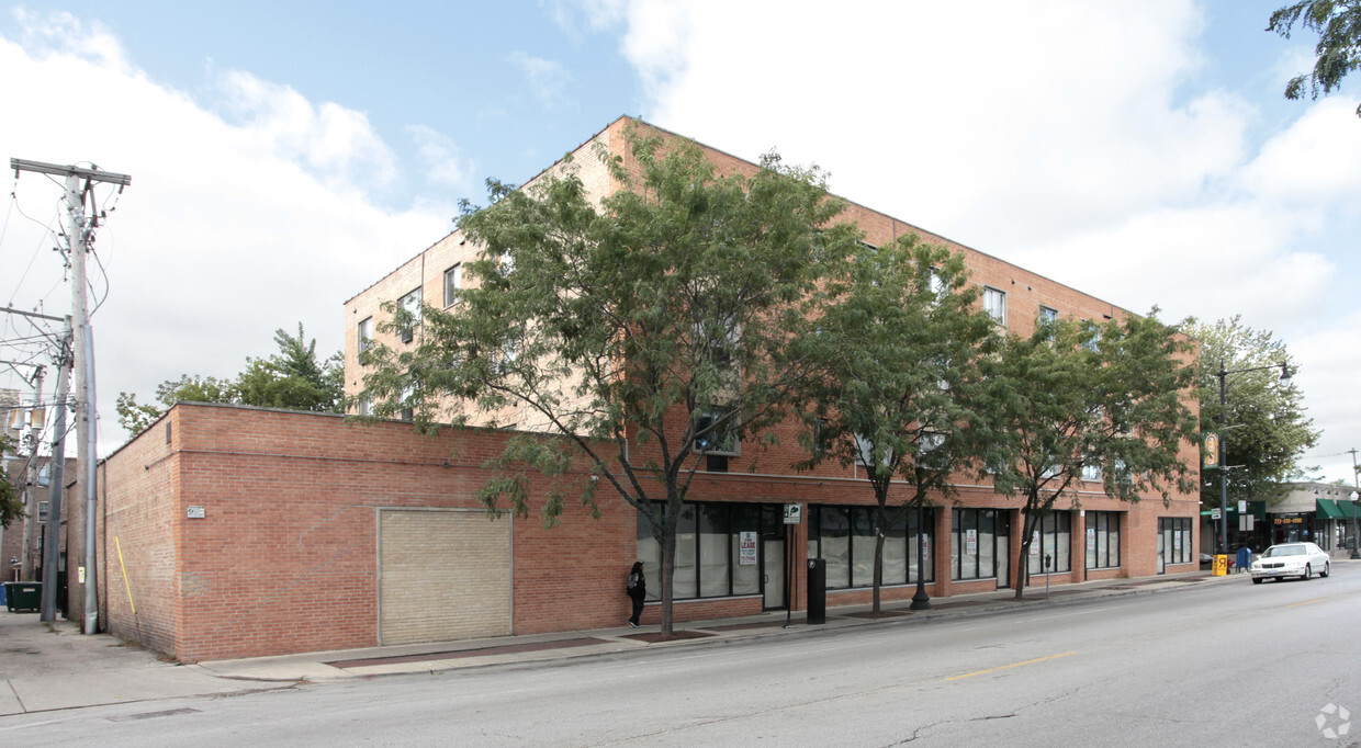 The Howard-Winchester Square Apartments - The Howard-Winchester Square