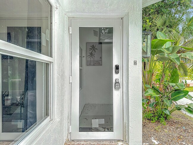 Building Photo - 635 Kingbird Cir