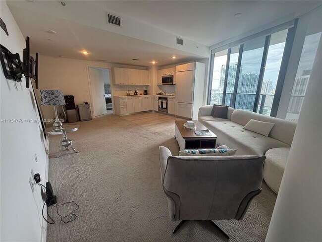 Foto del edificio - 45 SW 9th St