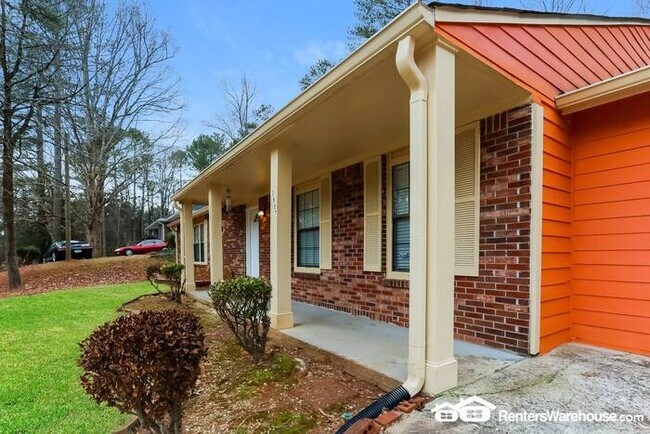 Building Photo - Ranch with Two Master Suites