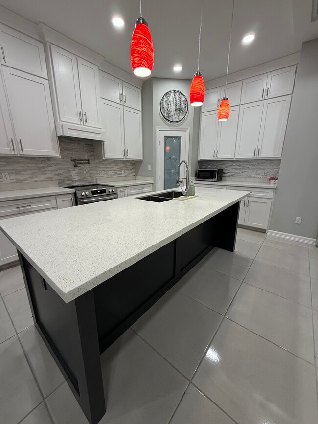 Foto del edificio - 315 Brooks Cir S