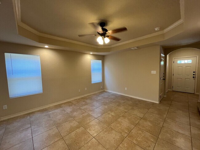 Foto del edificio - 6846 Lakeview Dr.