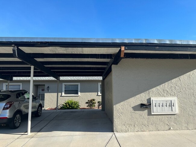 Building Photo - Golf Course Condo on Seven Springs Golf and Country Club