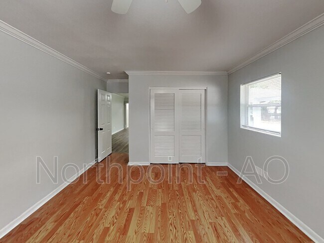 Foto del edificio - 5209 Ashmeade Rd