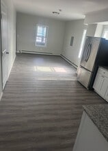 Building Photo - 22 Wakefield St