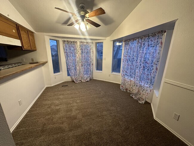 Building Photo - 1235 Dotta Dr