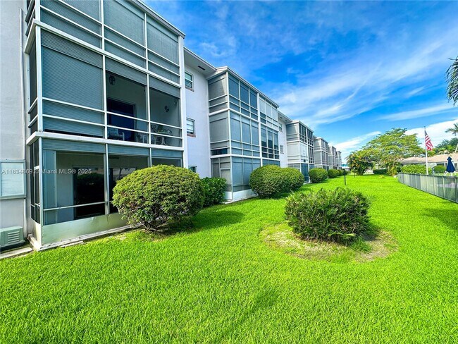 Building Photo - 700 Layne Blvd