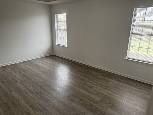 Building Photo - 945 Wineberry Rd