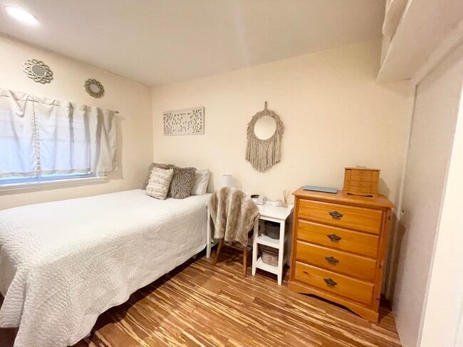 Foto del edificio - 380 E 8th St