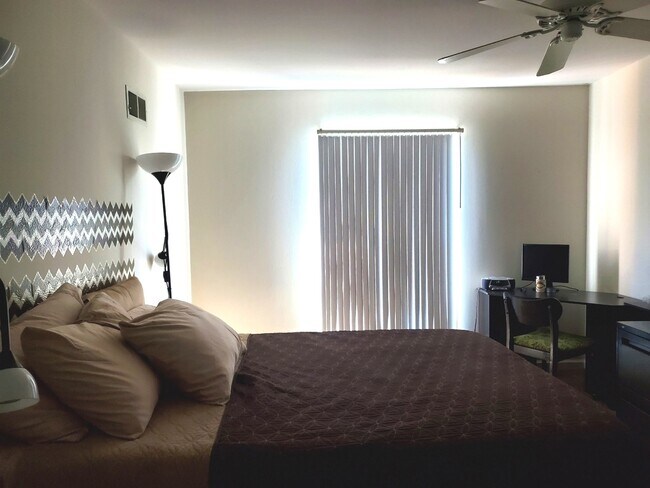 Foto del edificio - 5100 Carriage Way Dr