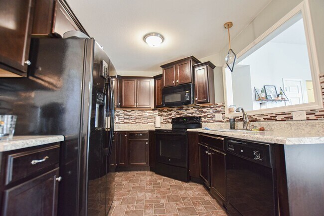 Foto del edificio - Pet Friendly Three Bedroom!