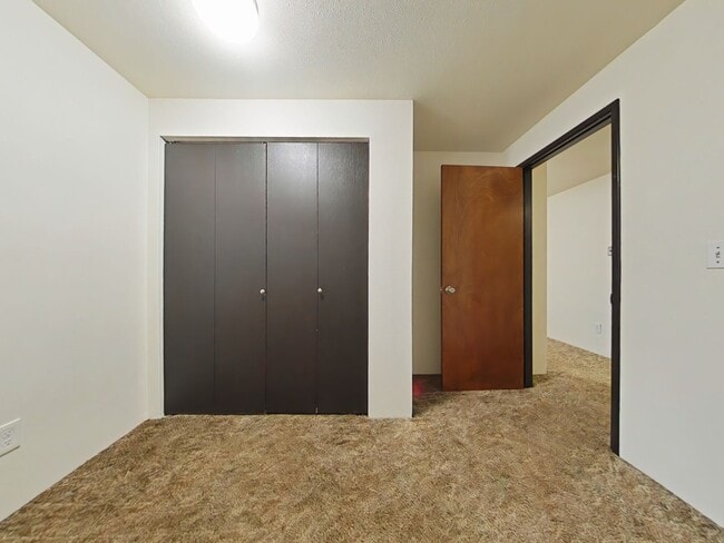 Building Photo - 1 Bedroom Apartment ~ Close to OSU ~ Small...