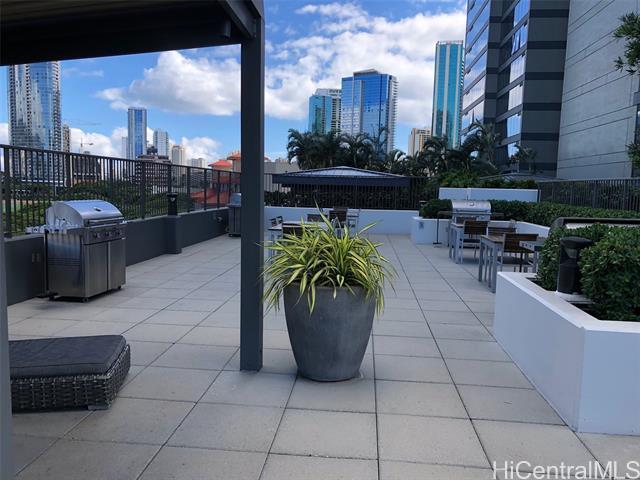 Building Photo - 1009 Kapiolani Blvd